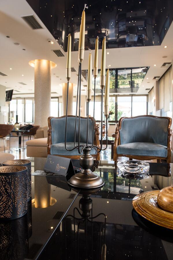 Premier Agrinio Heart Hotel ภายนอก รูปภาพ