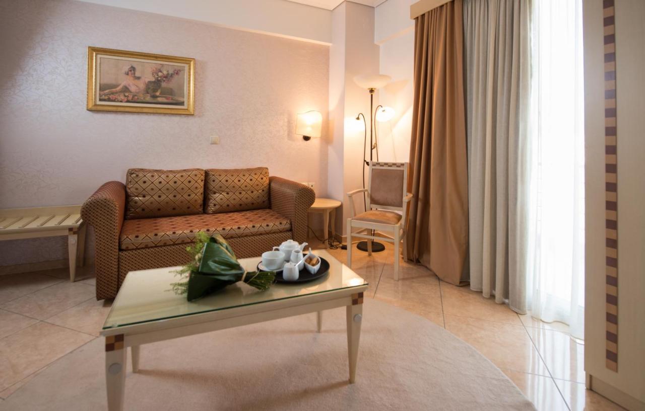 Premier Agrinio Heart Hotel ภายนอก รูปภาพ