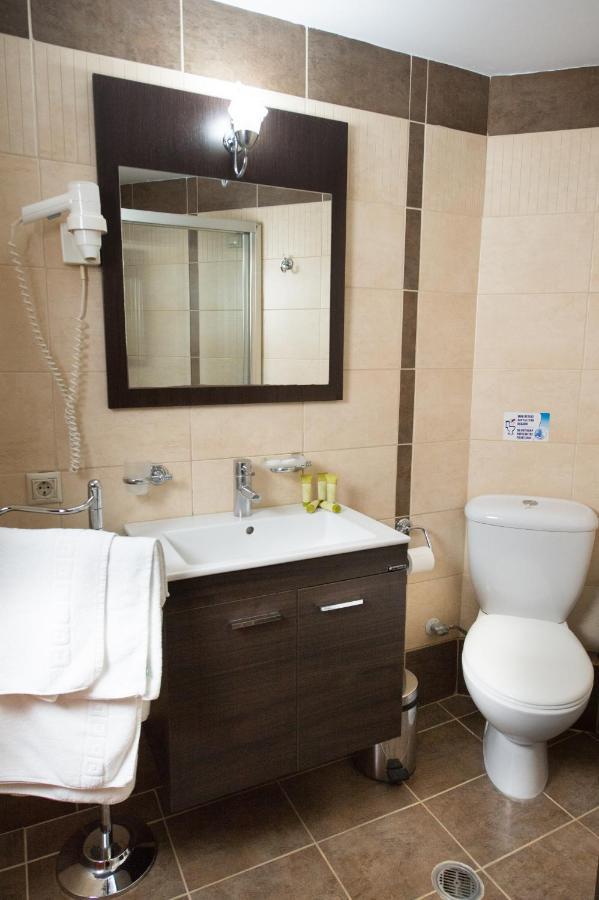 Premier Agrinio Heart Hotel ภายนอก รูปภาพ