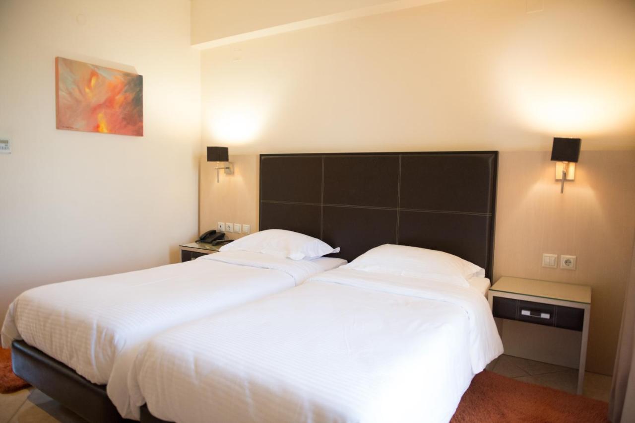Premier Agrinio Heart Hotel ภายนอก รูปภาพ