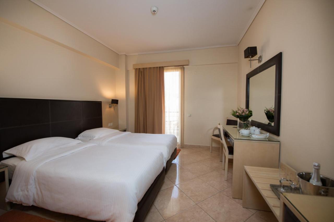 Premier Agrinio Heart Hotel ภายนอก รูปภาพ
